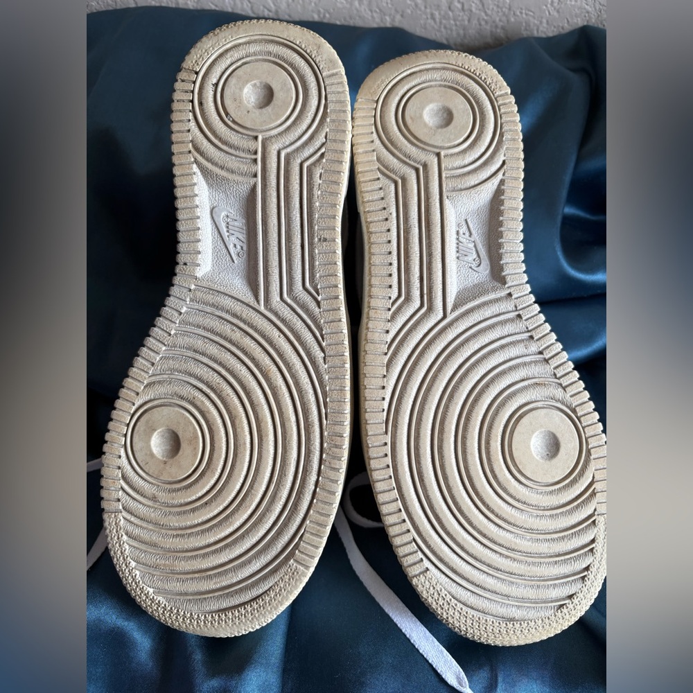 Nike Air Force 1 Triple White Low Woman's Sneakers Style Number-315115-112 Sz. 7 - Picture 8 of 14